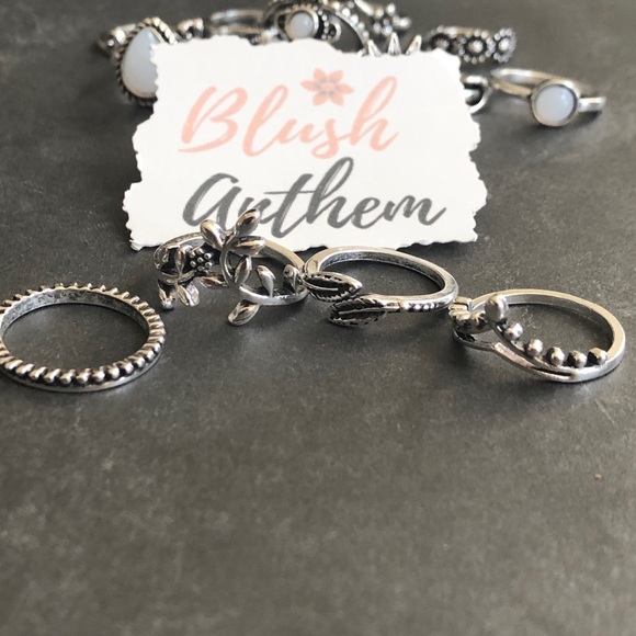 3/$25⚡️sun moon flower boho stackable ring set - Picture 12 of 12